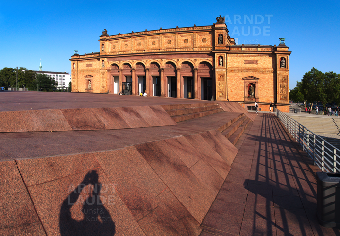 20190730_KunsthalleFront2_Pano.png